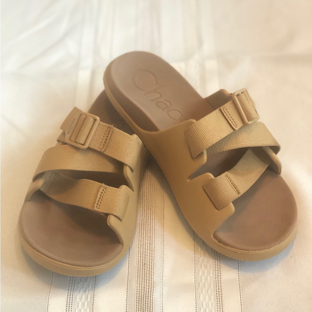 Women’s Chillos Slides size 8